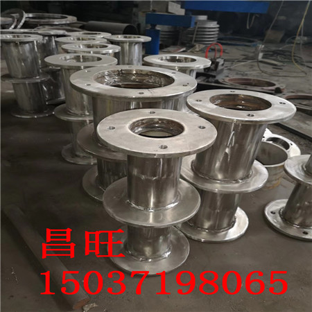 龍游縣大小拉桿橫向波紋補償器可以補償彎曲管段的橫向位移和量值不大的角位移